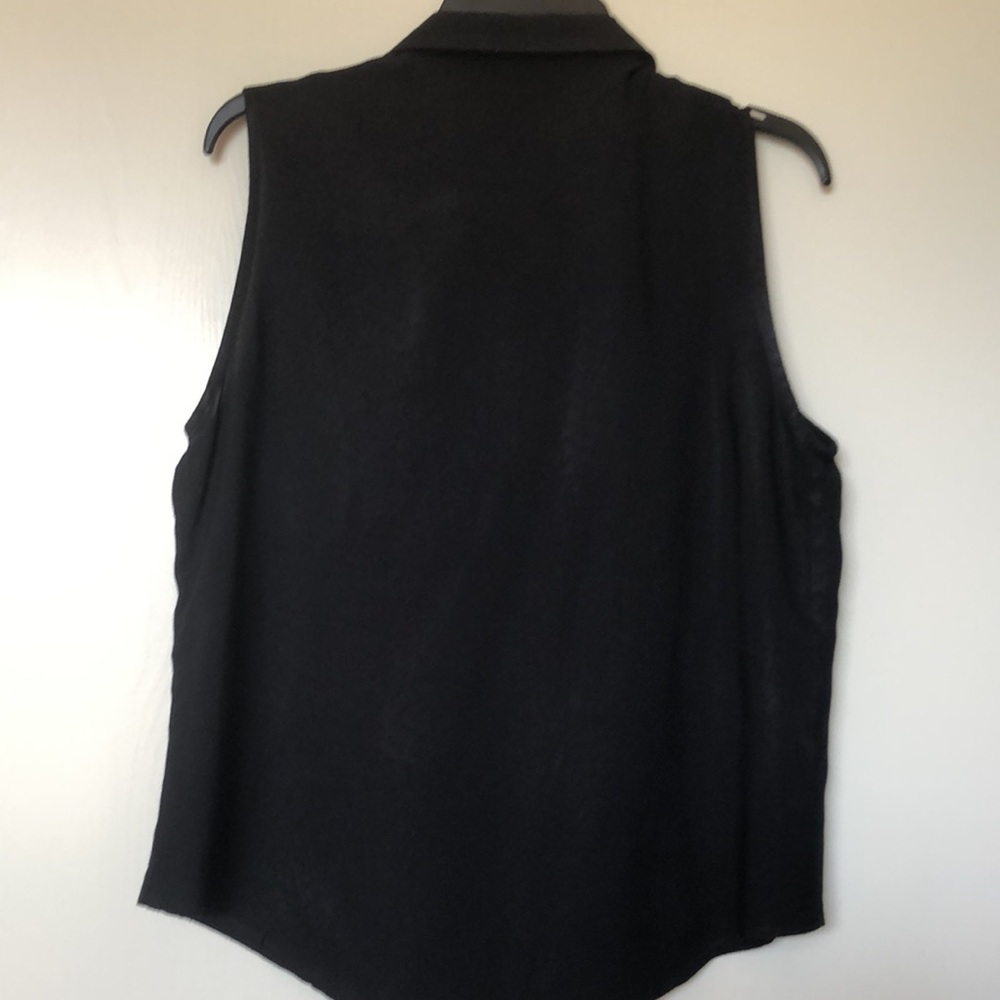 New Frontier sleeveless black top - Picture 4 of 4